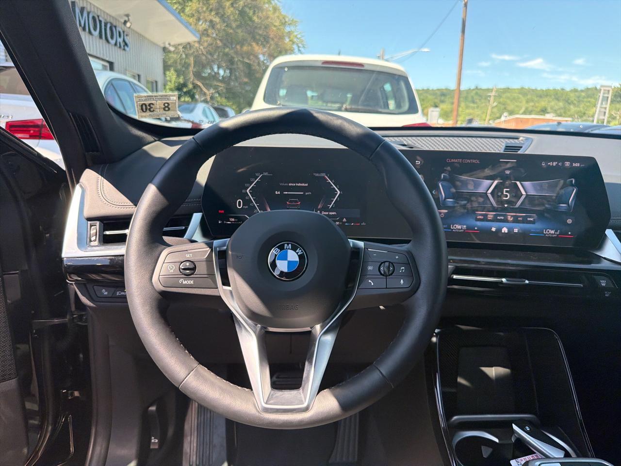 BMW X1 xDrive28i Sports Activity Vehicle 2025