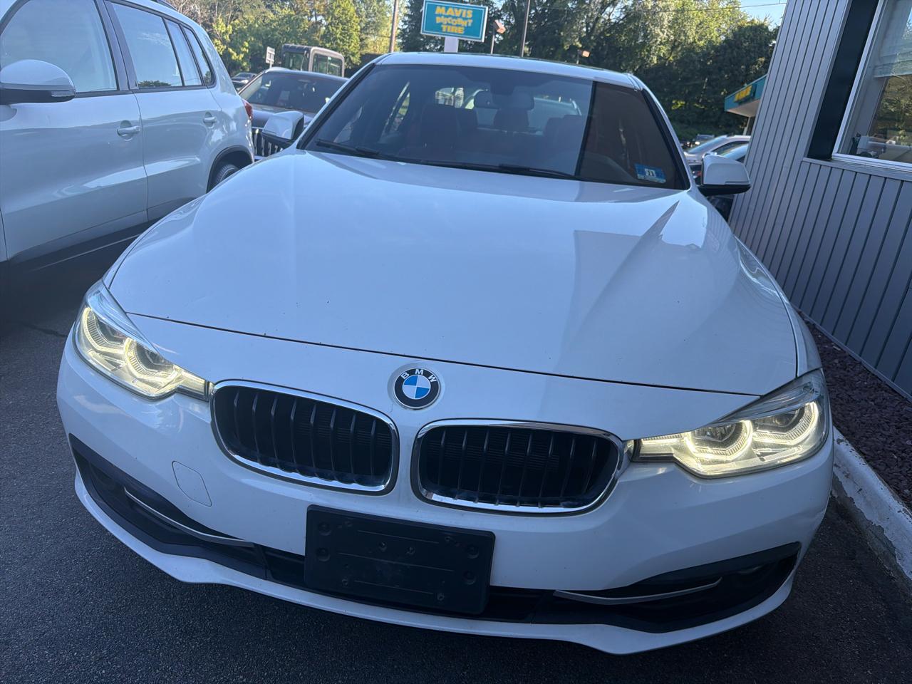 BMW 3 Series 330i xDrive Sedan 2018