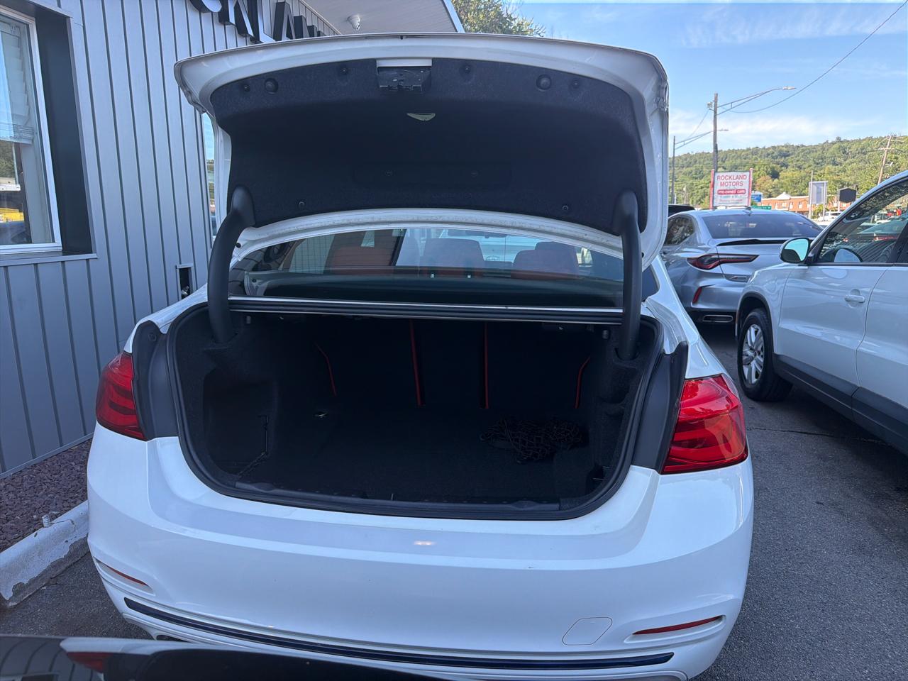 BMW 3 Series 330i xDrive Sedan 2018
