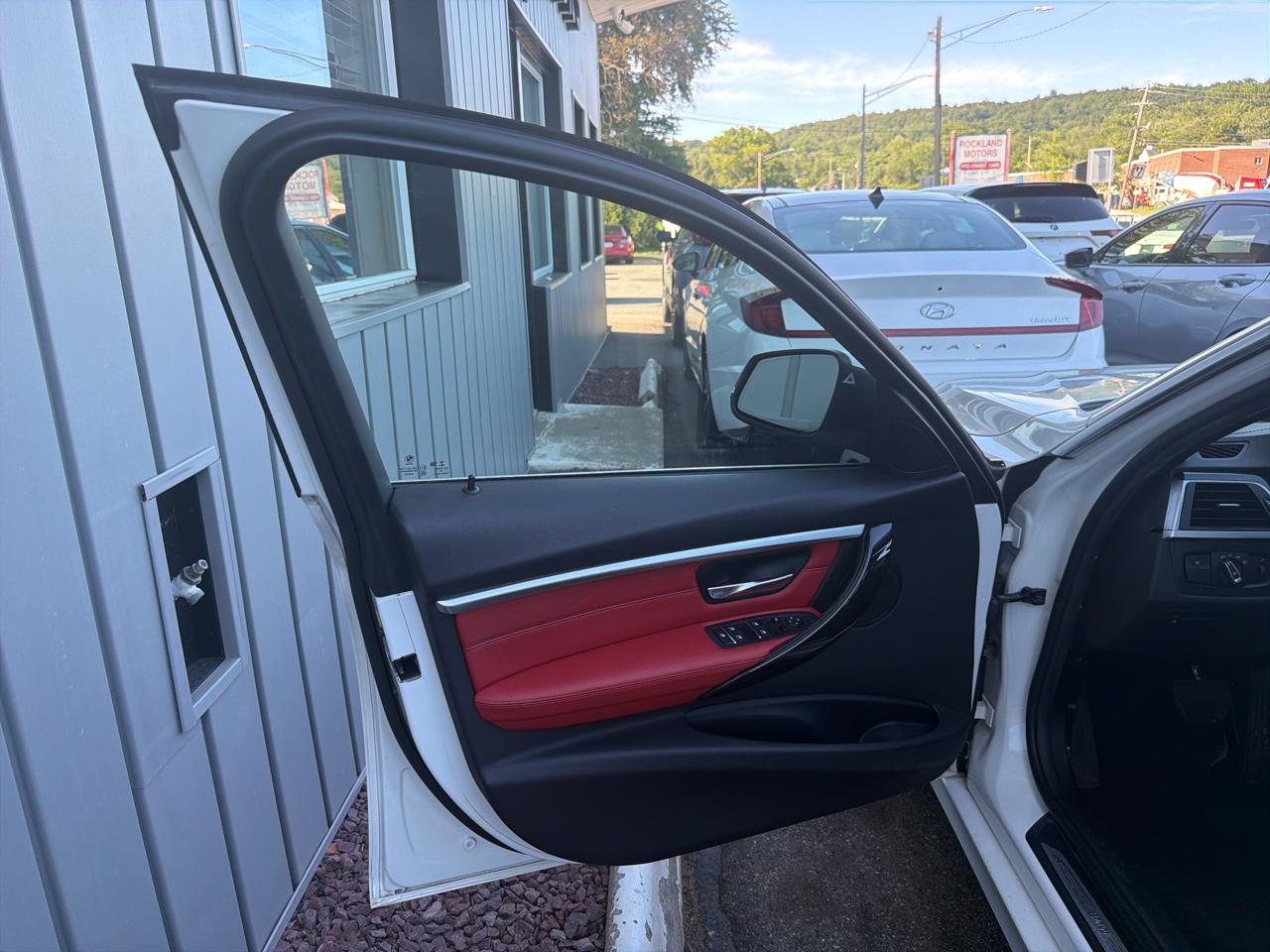 BMW 3 Series 330i xDrive Sedan 2018