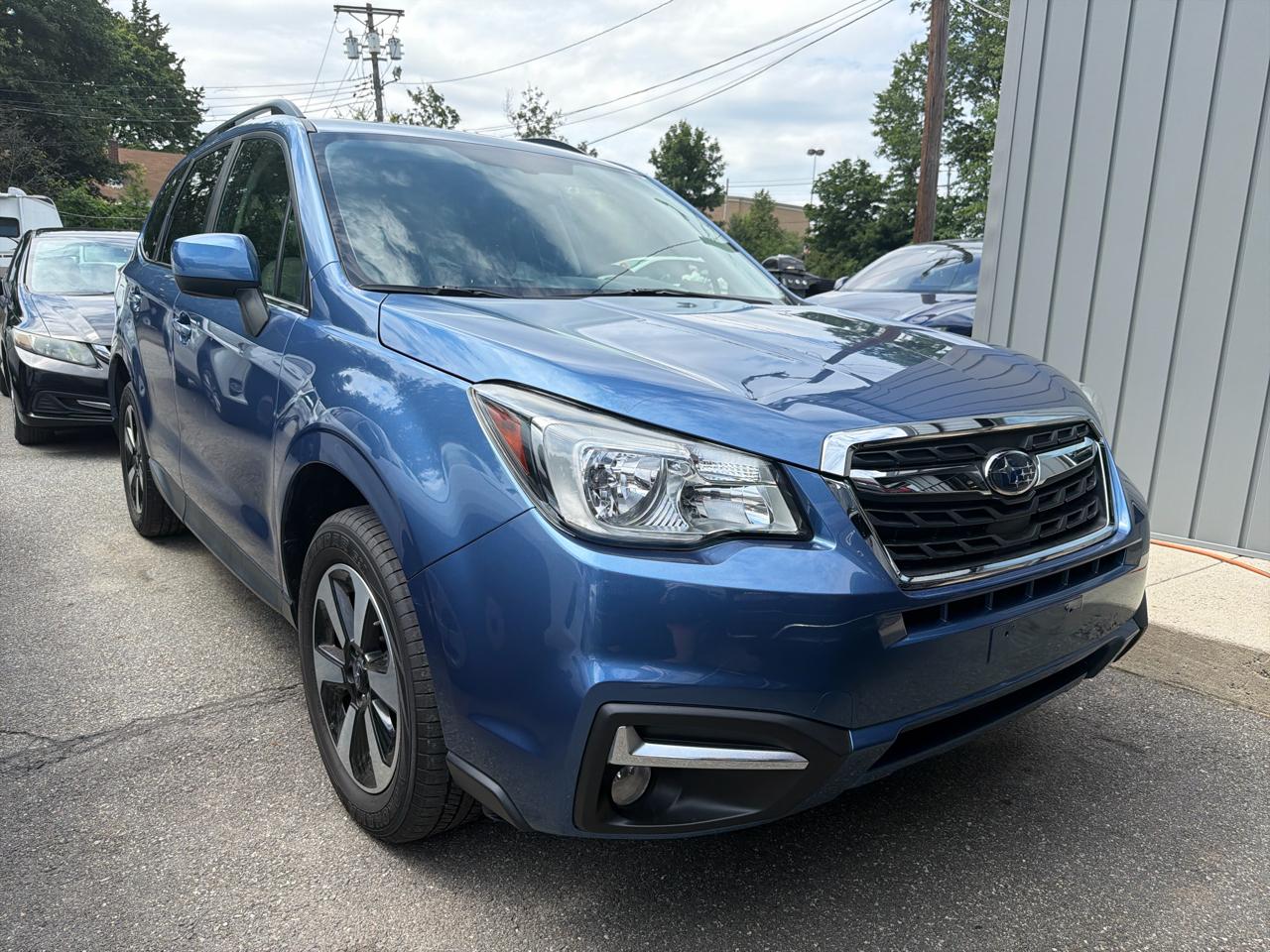 Subaru Forester 2.5i Limited CVT 2017