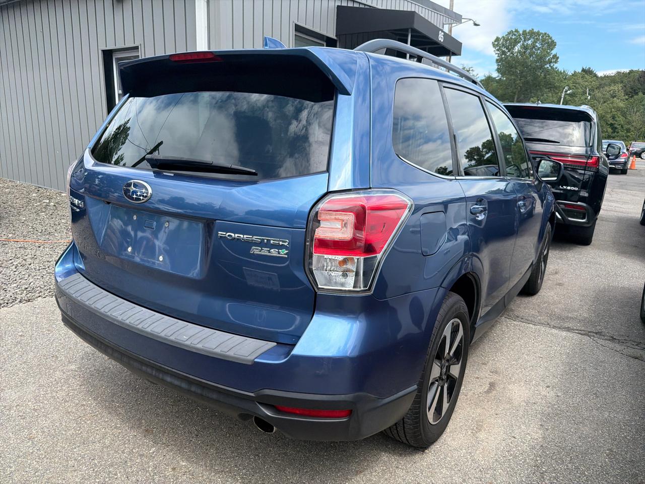Subaru Forester 2.5i Limited CVT 2017