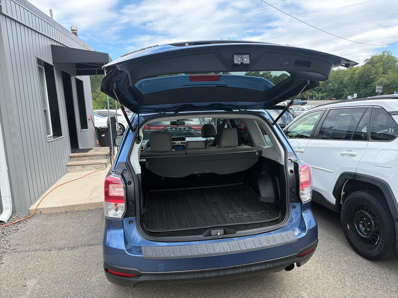 Subaru Forester 2.5i Limited CVT 2017
