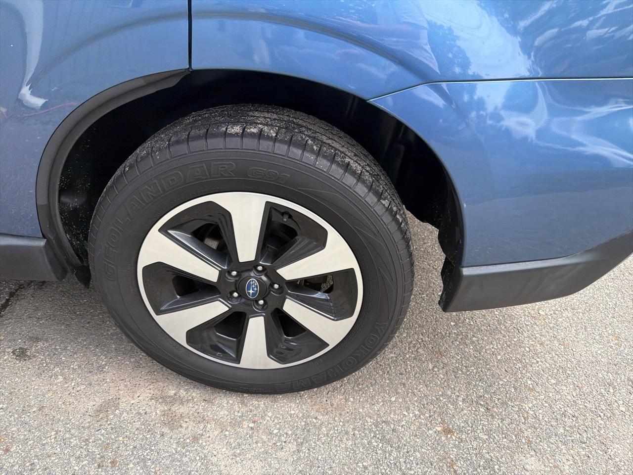 Subaru Forester 2.5i Limited CVT 2017