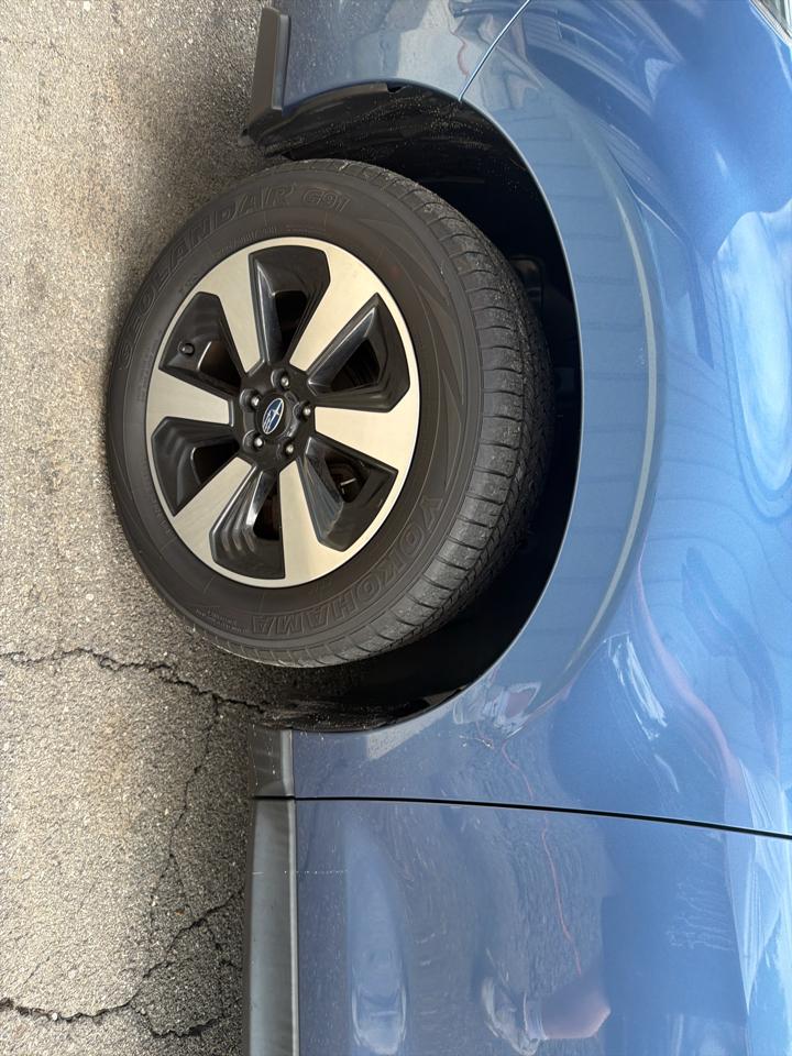 Subaru Forester 2.5i Limited CVT 2017