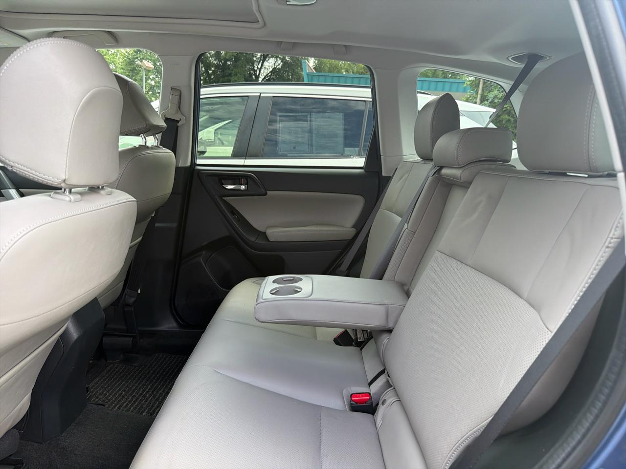 Subaru Forester 2.5i Limited CVT 2017