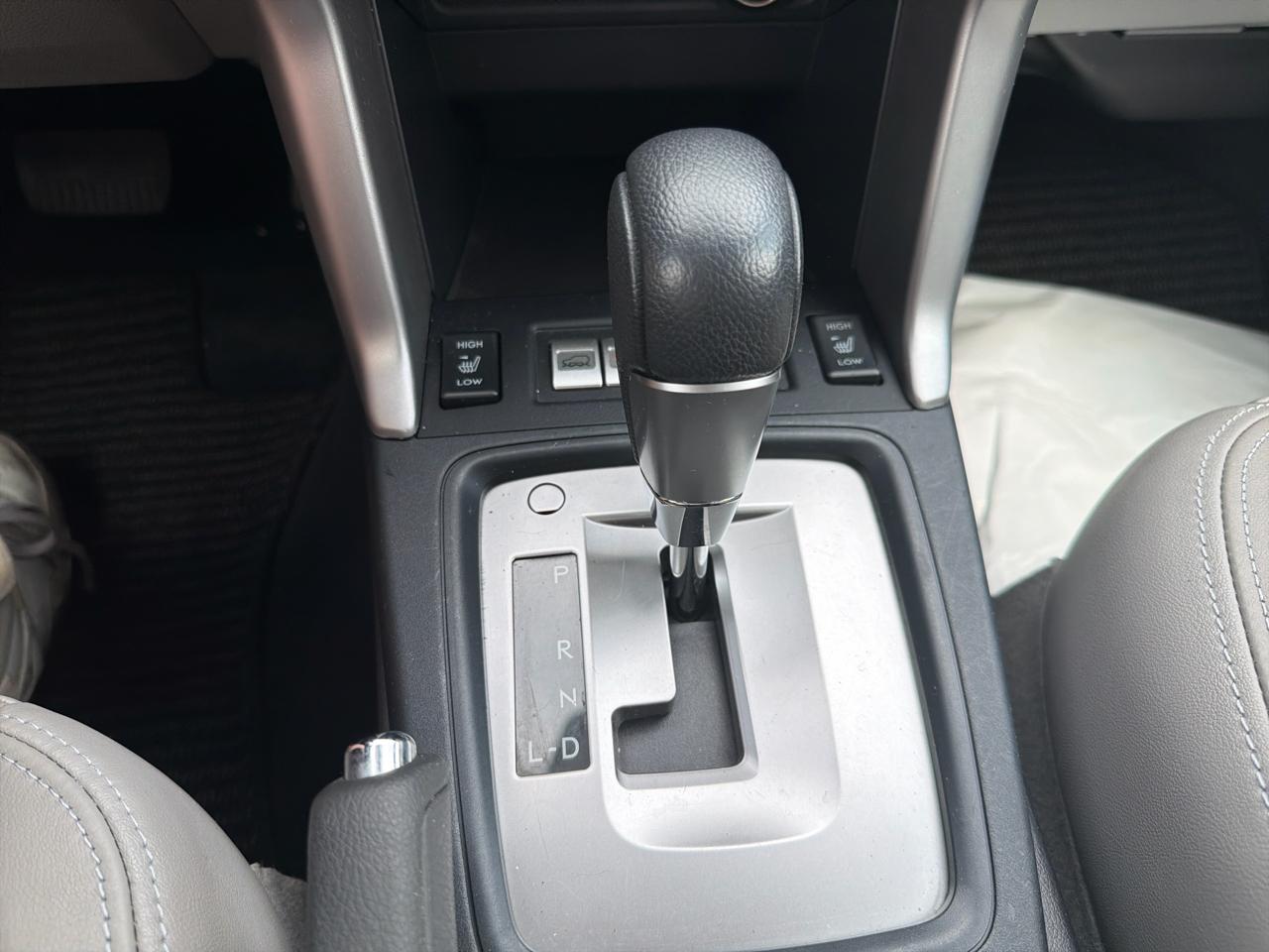 Subaru Forester 2.5i Limited CVT 2017