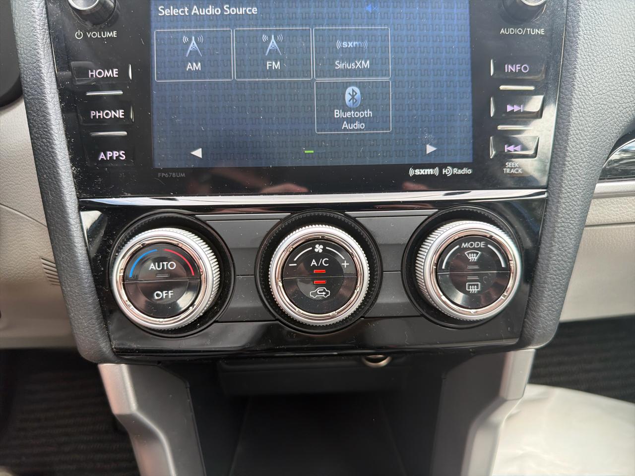 Subaru Forester 2.5i Limited CVT 2017