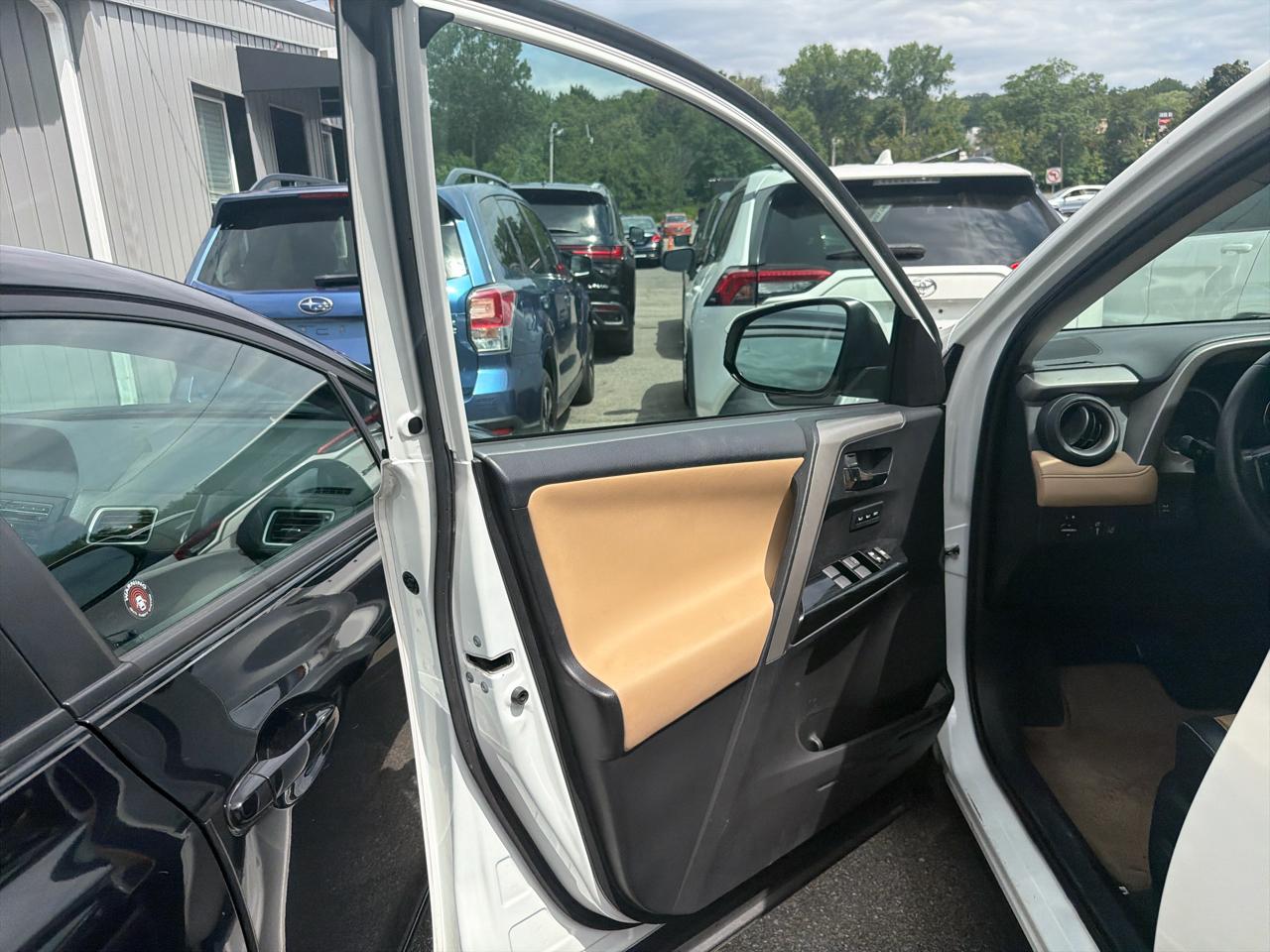 Toyota RAV4 AWD 4dr Limited (Natl) 2016