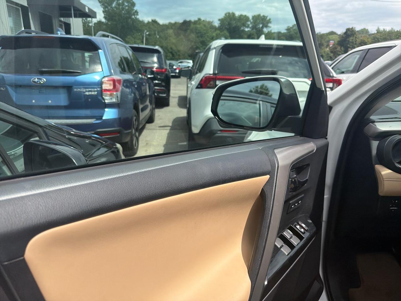 Toyota RAV4 AWD 4dr Limited (Natl) 2016