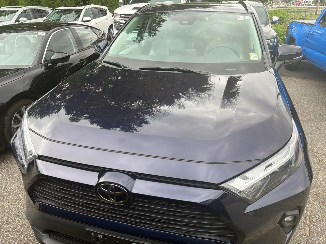 Toyota RAV4 XLE Premium AWD (Natl) 2022