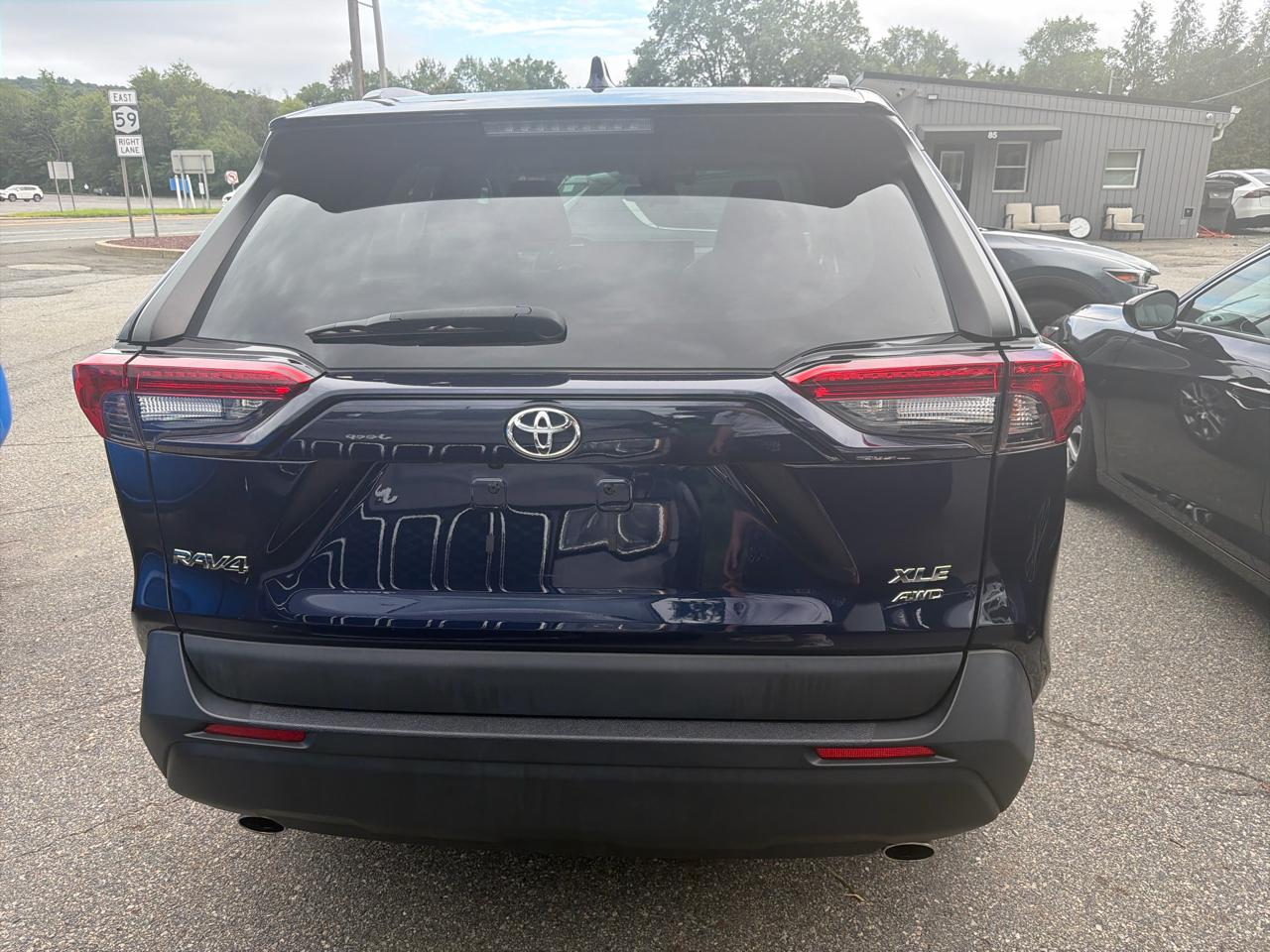 Toyota RAV4 XLE Premium AWD (Natl) 2022