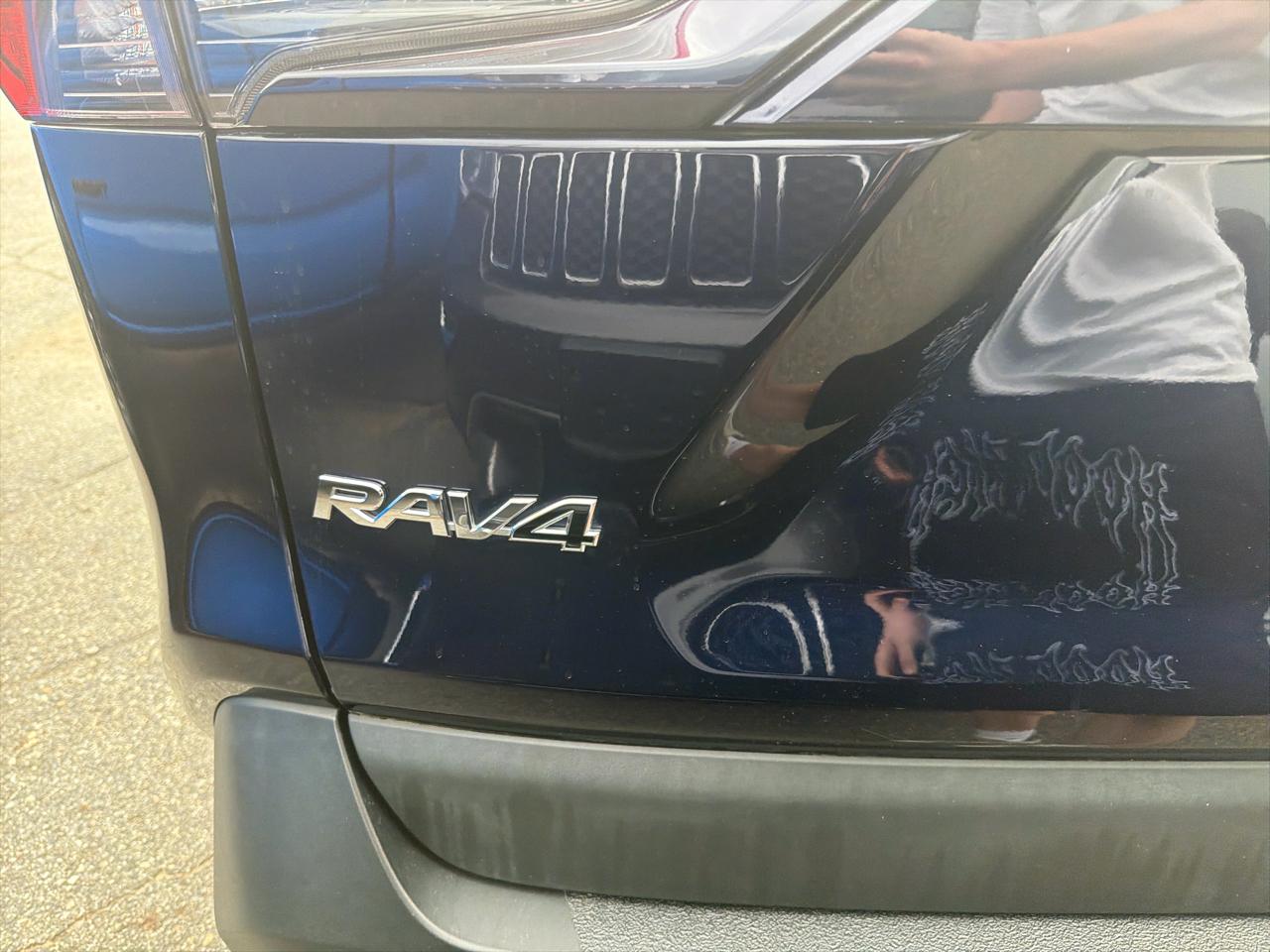 Toyota RAV4 XLE Premium AWD (Natl) 2022