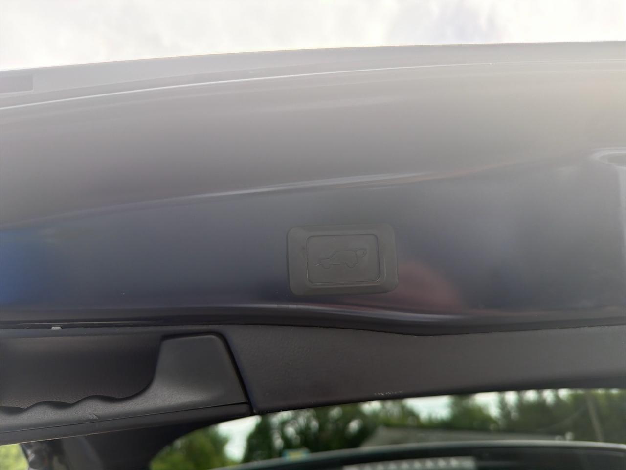 Toyota RAV4 XLE Premium AWD (Natl) 2022