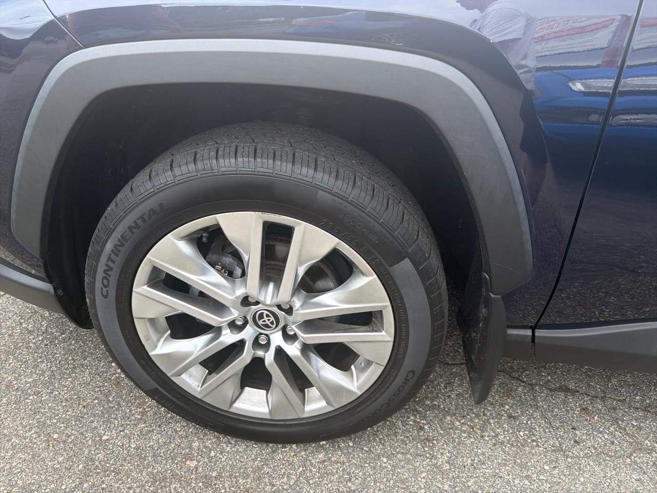 Toyota RAV4 XLE Premium AWD (Natl) 2022