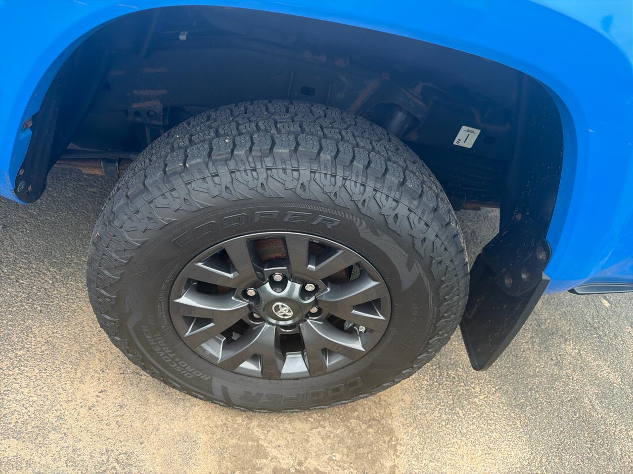Toyota Tacoma 4WD TRD Off Road Double Cab 6' Bed V6 AT (Natl) 2020