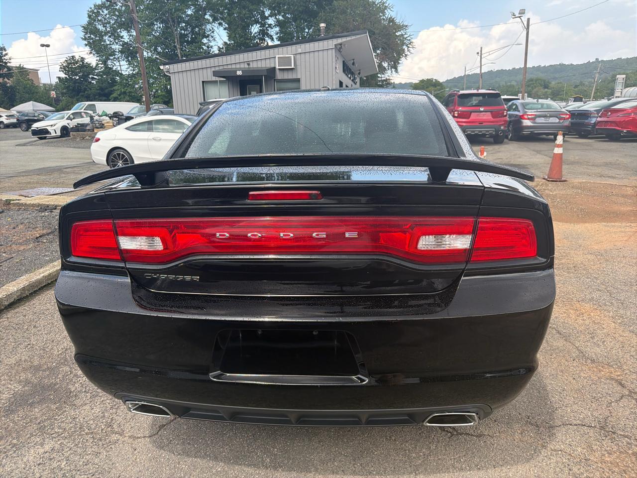 Dodge Charger 4dr Sdn SXT RWD 2013