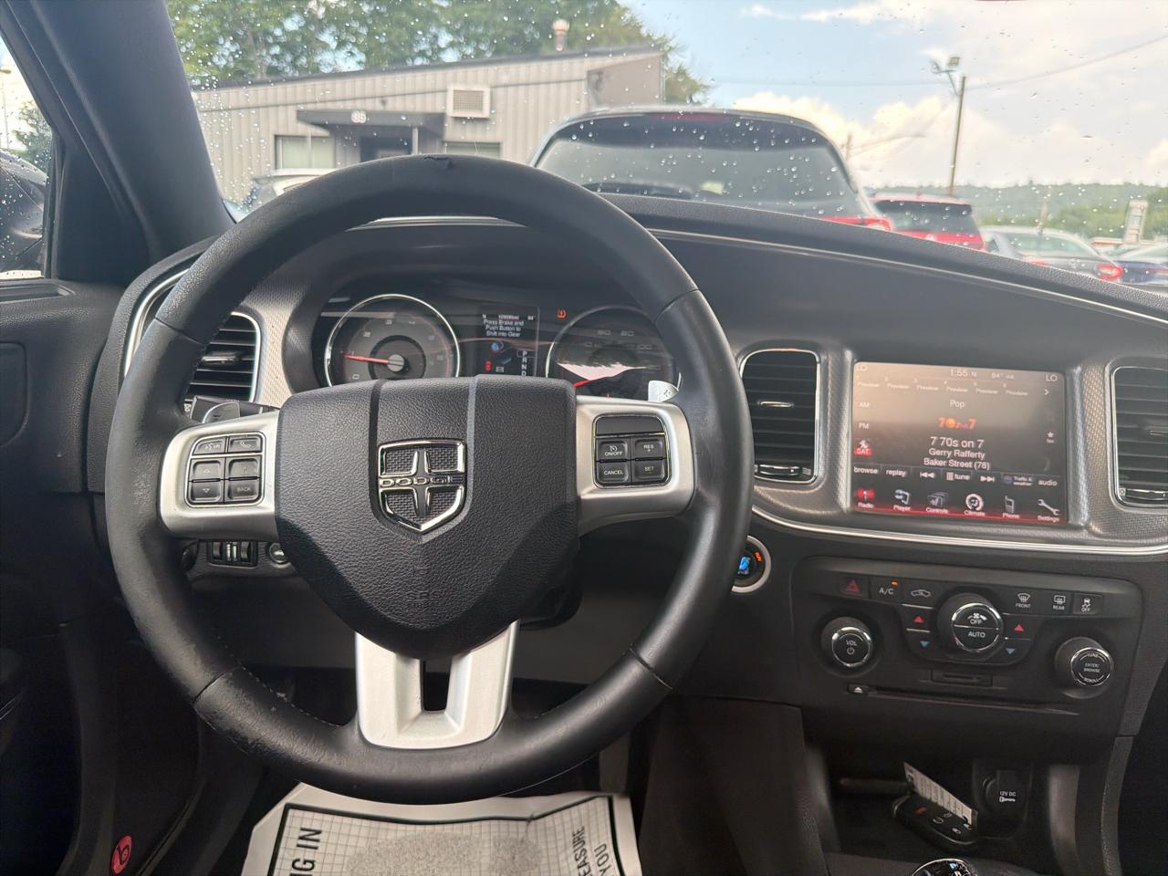 Dodge Charger 4dr Sdn SXT RWD 2013