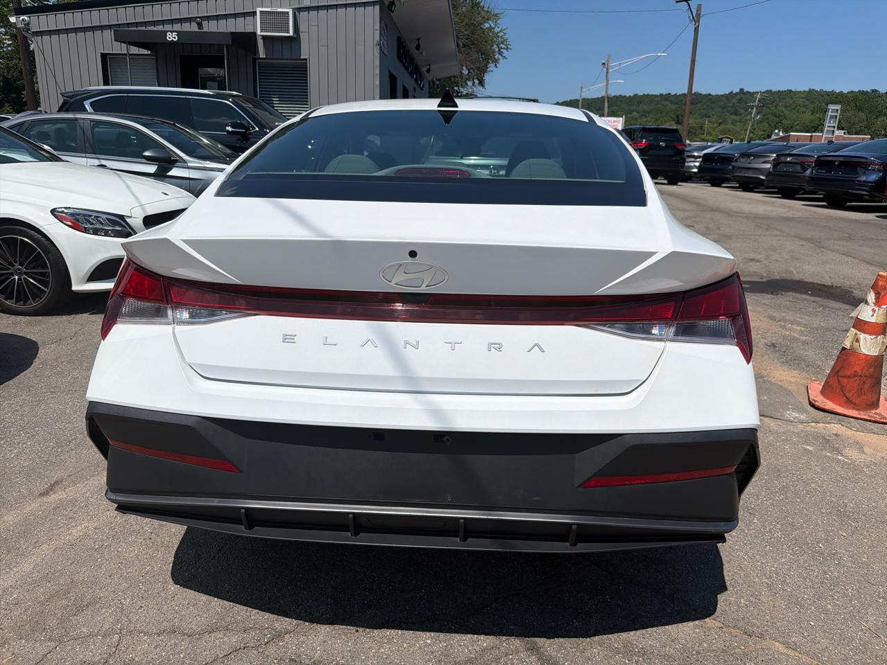 Hyundai Elantra SE IVT 2024
