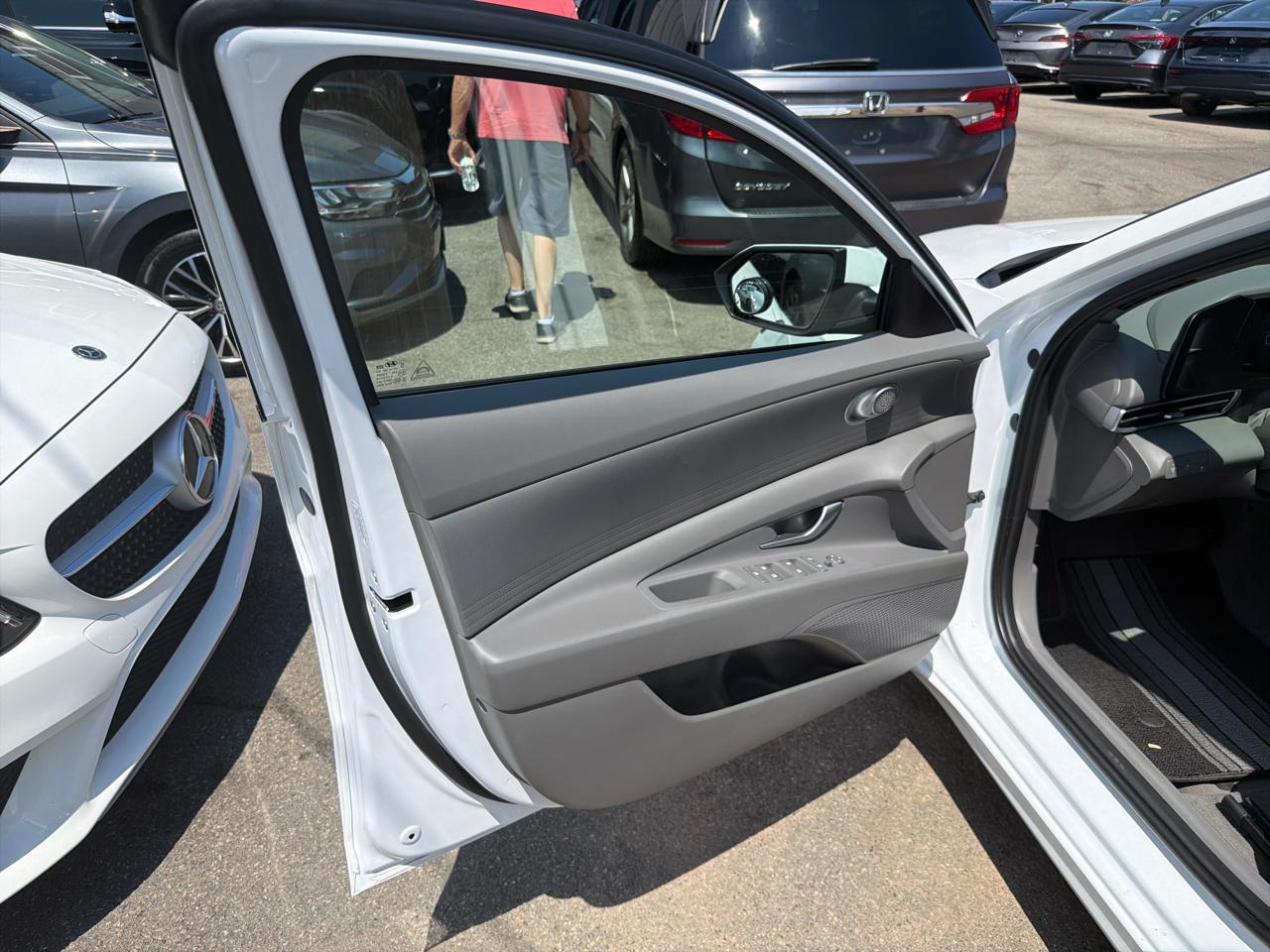 Hyundai Elantra SE IVT 2024