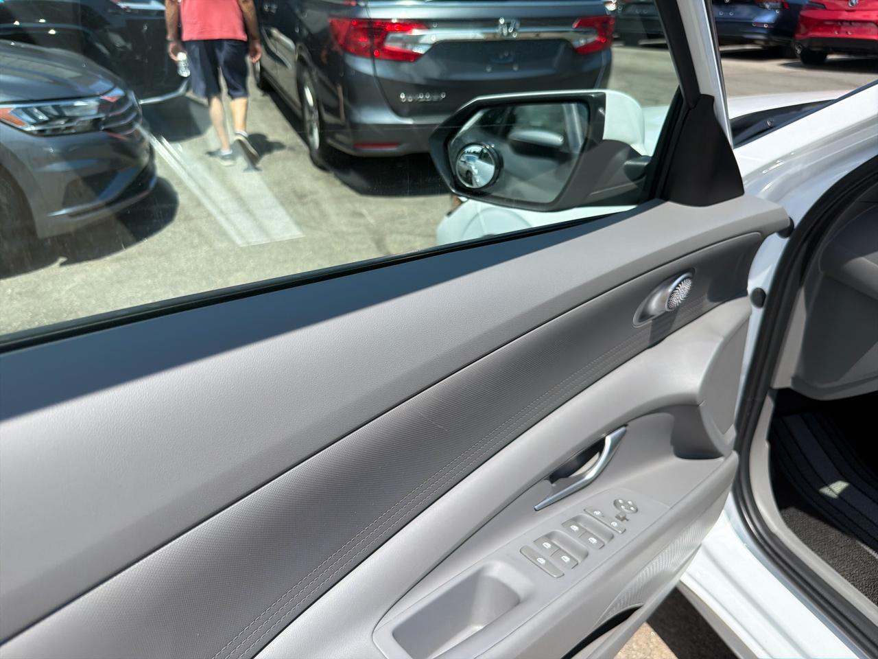 Hyundai Elantra SE IVT 2024