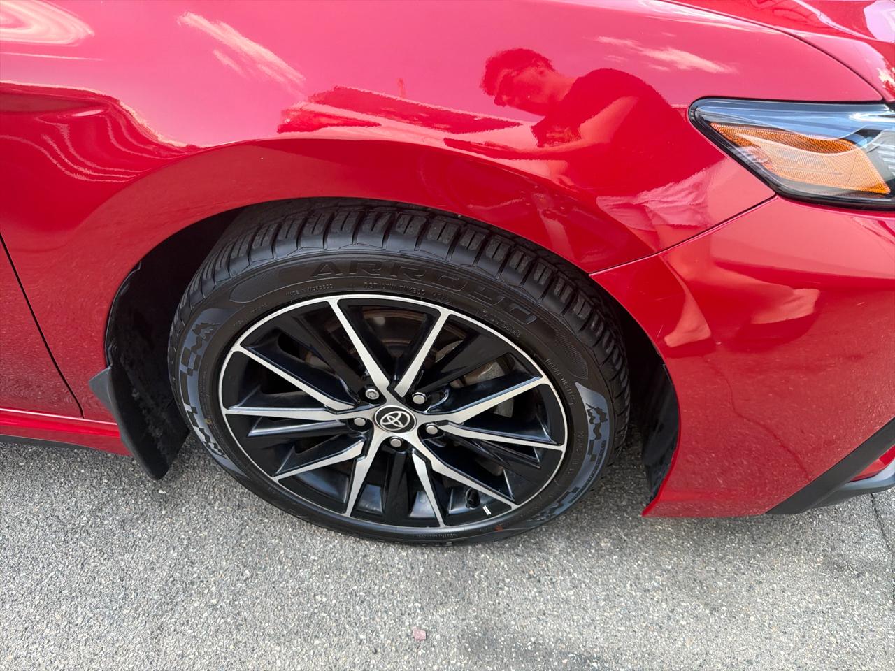 Toyota Camry Hybrid SE Nightshade CVT (Natl) 2023
