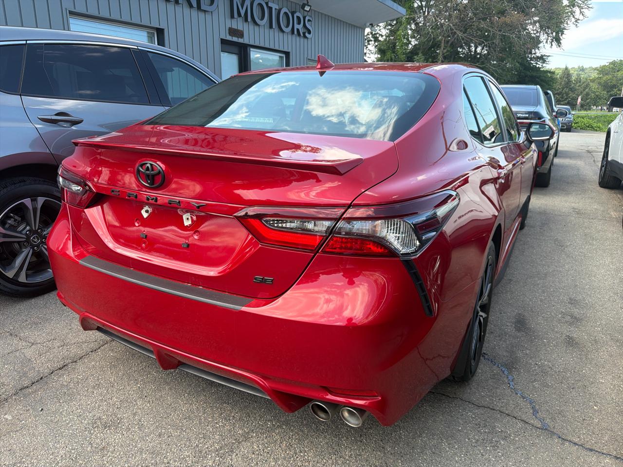Toyota Camry Hybrid SE Nightshade CVT (Natl) 2023