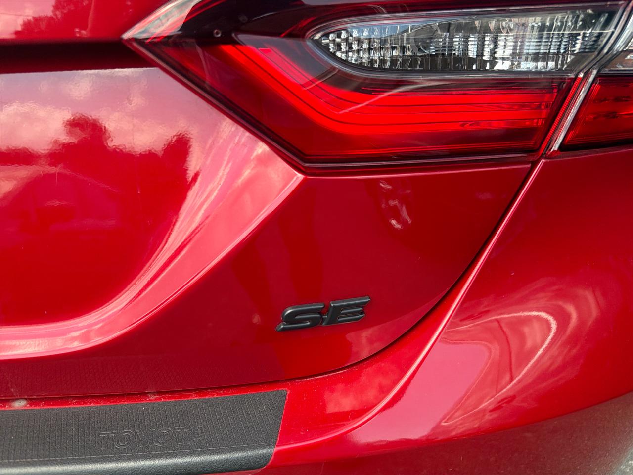Toyota Camry Hybrid SE Nightshade CVT (Natl) 2023