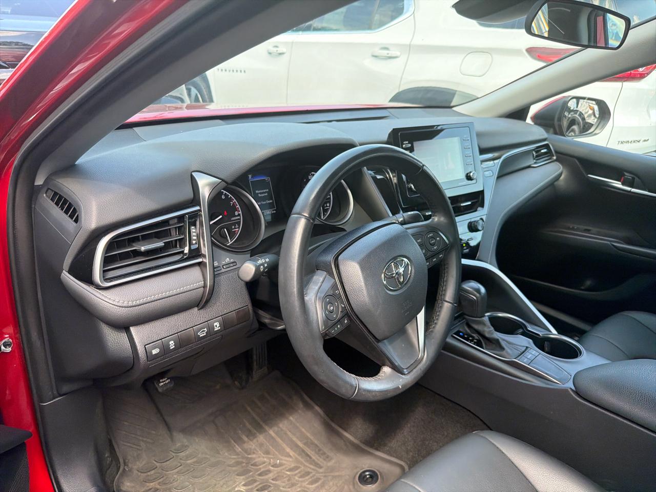 Toyota Camry Hybrid SE Nightshade CVT (Natl) 2023