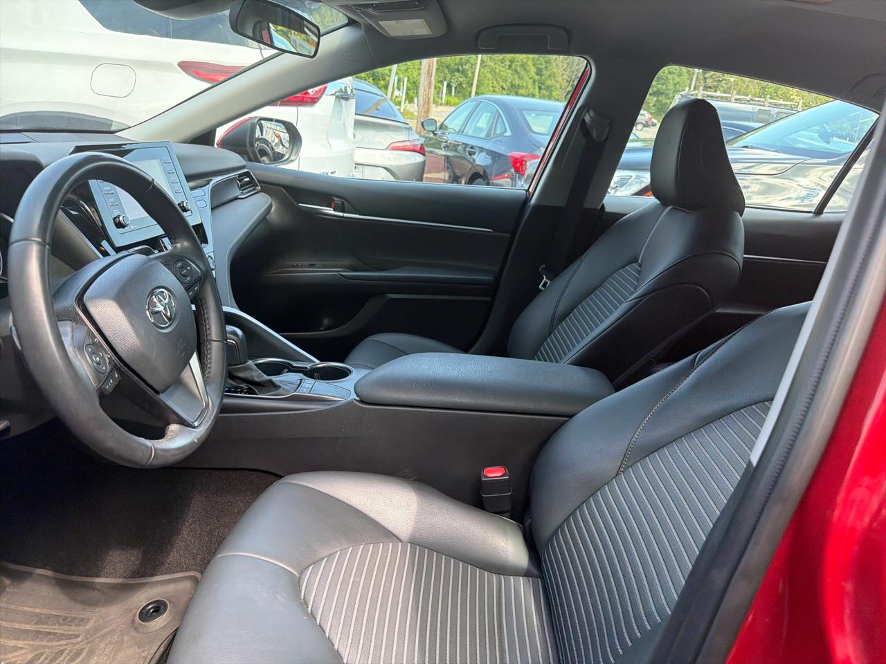 Toyota Camry Hybrid SE Nightshade CVT (Natl) 2023