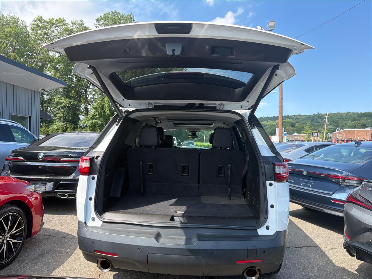 Chevrolet Traverse AWD 4dr LT Leather 2021