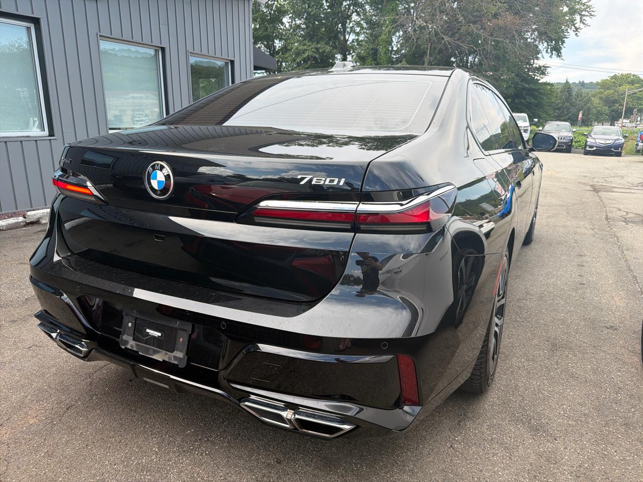 BMW 7 Series 760i xDrive Sedan 2023