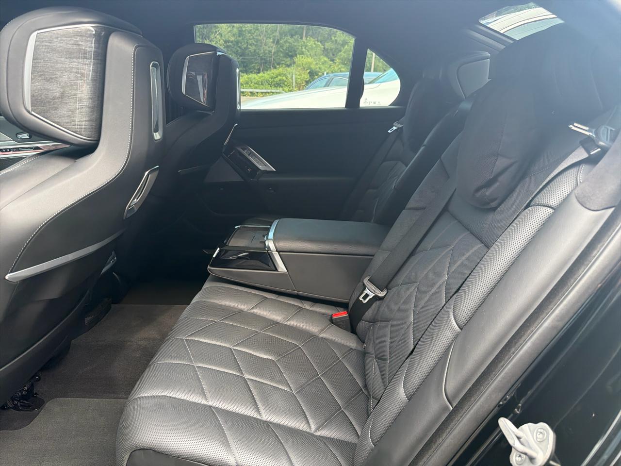 BMW 7 Series 760i xDrive Sedan 2023