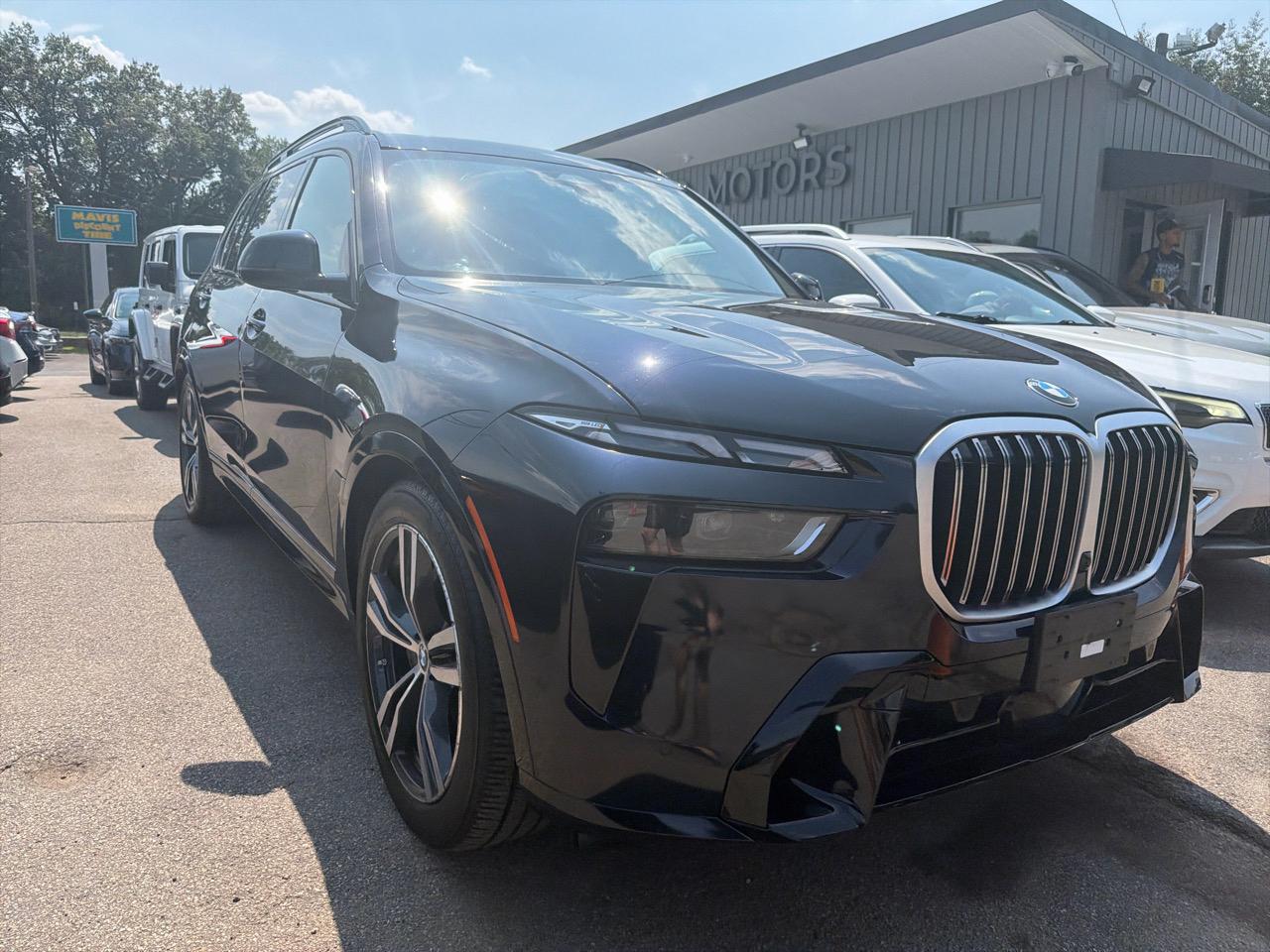 BMW X7 xDrive40i Sports Activity Vehicle 2024