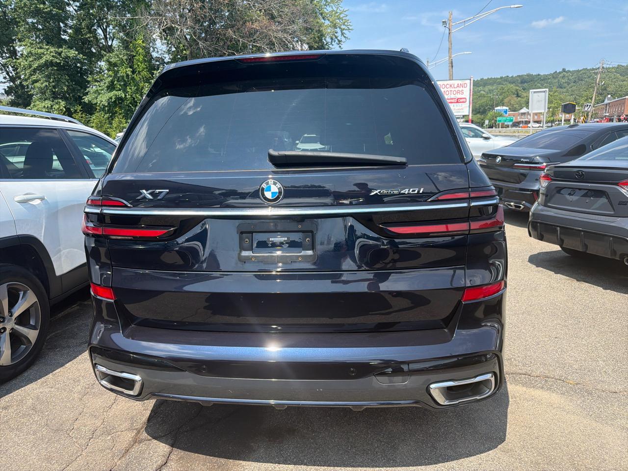 BMW X7 xDrive40i Sports Activity Vehicle 2024