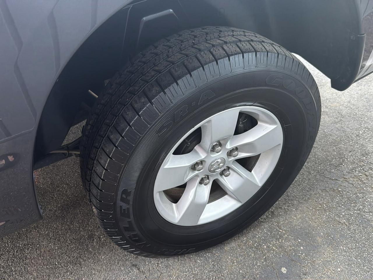 RAM 1500 Classic Tradesman 4x4 Quad Cab 6'4" Box 2023