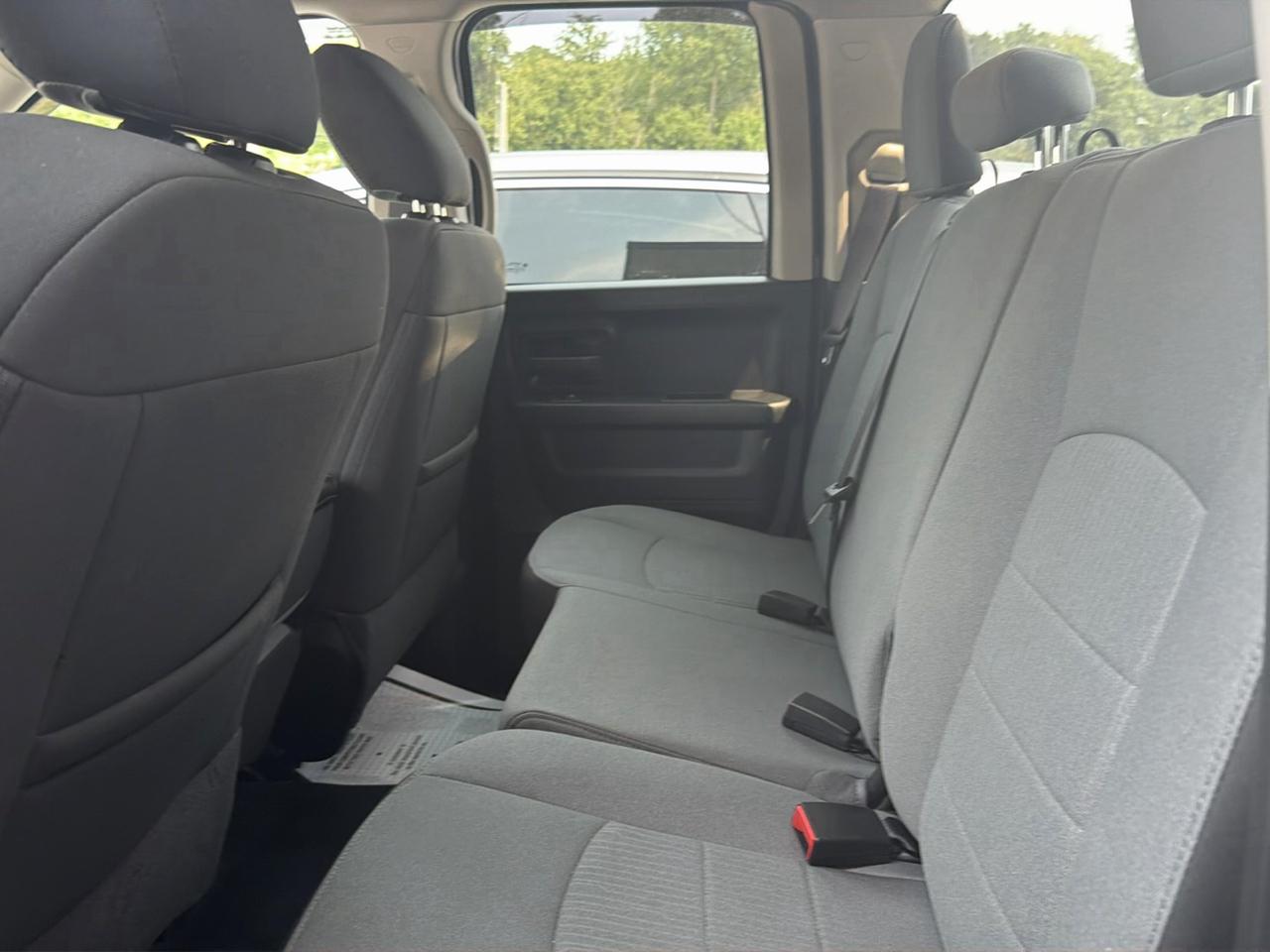 RAM 1500 Classic Tradesman 4x4 Quad Cab 6'4" Box 2023