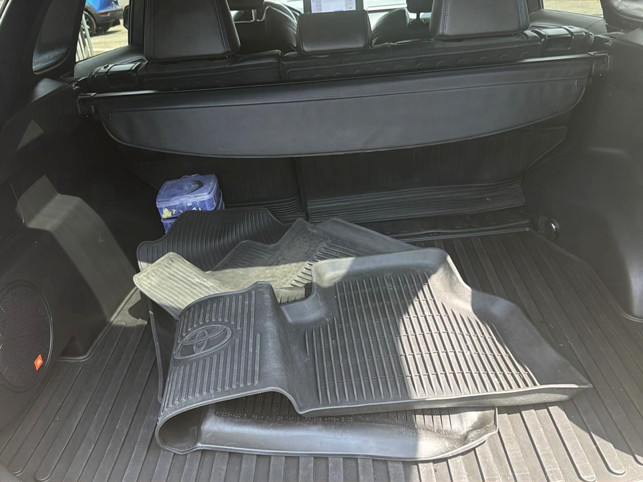 Toyota RAV4 Hybrid XSE AWD (Natl) 2023