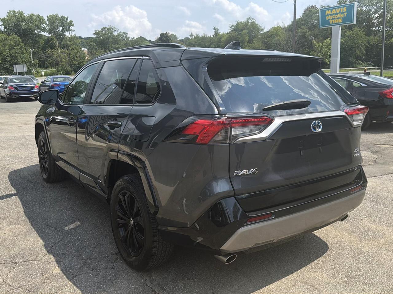 Toyota RAV4 Hybrid XSE AWD (Natl) 2023