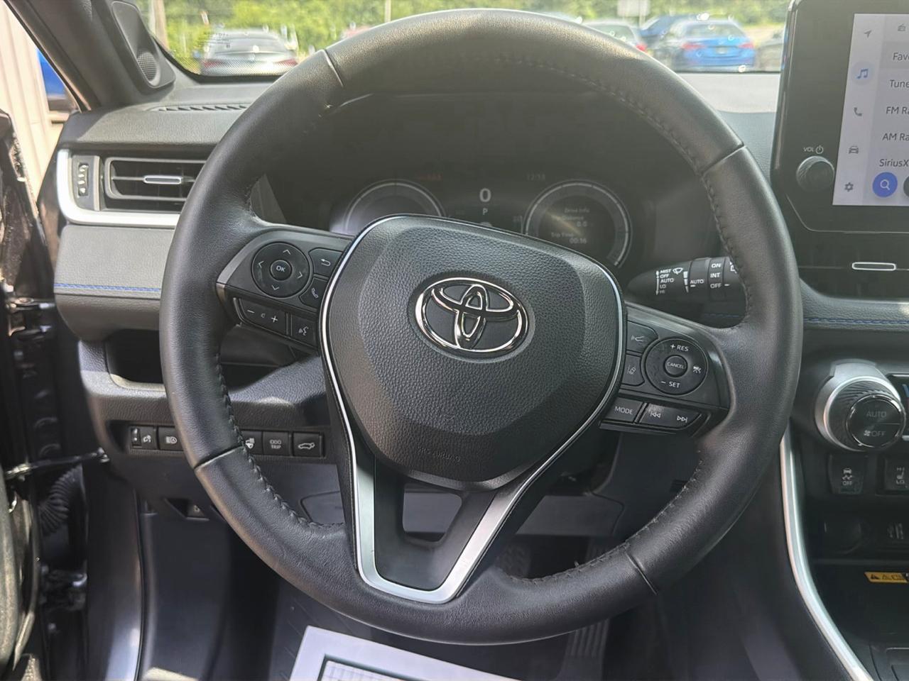 Toyota RAV4 Hybrid XSE AWD (Natl) 2023