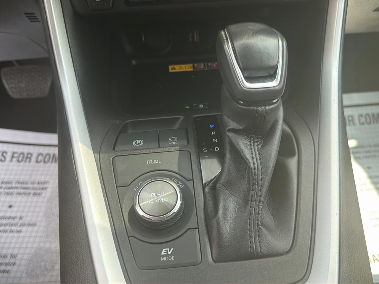 Toyota RAV4 Hybrid XSE AWD (Natl) 2023