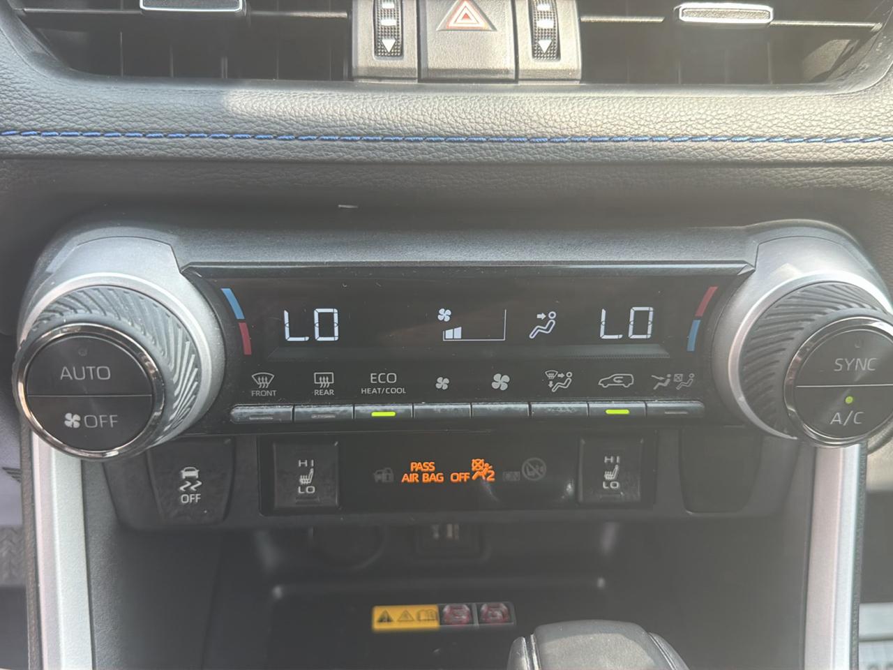 Toyota RAV4 Hybrid XSE AWD (Natl) 2023