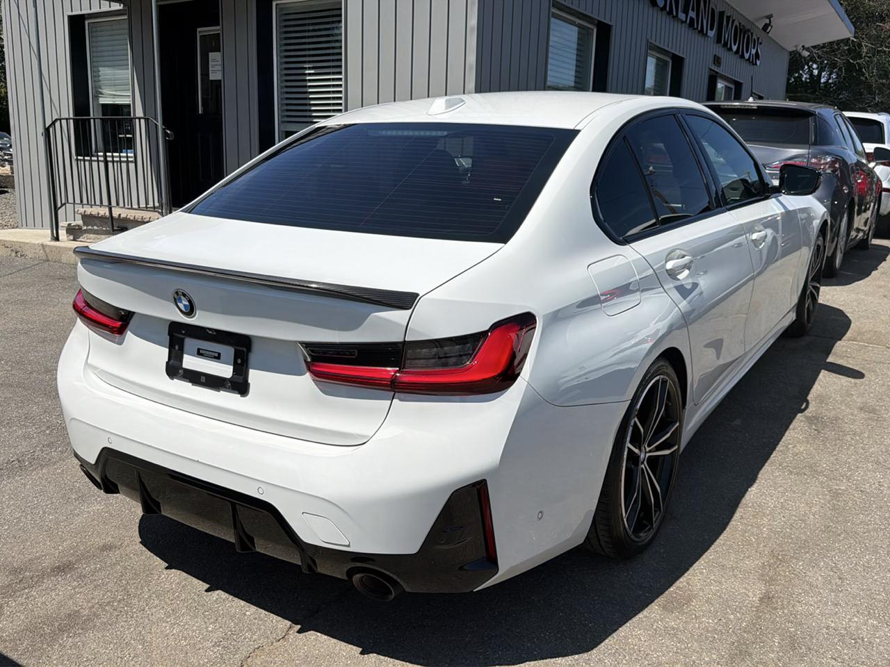 BMW 3 Series 330i xDrive Sedan 2023