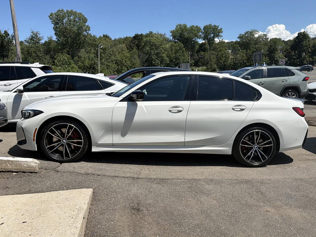 BMW 3 Series 330i xDrive Sedan 2023
