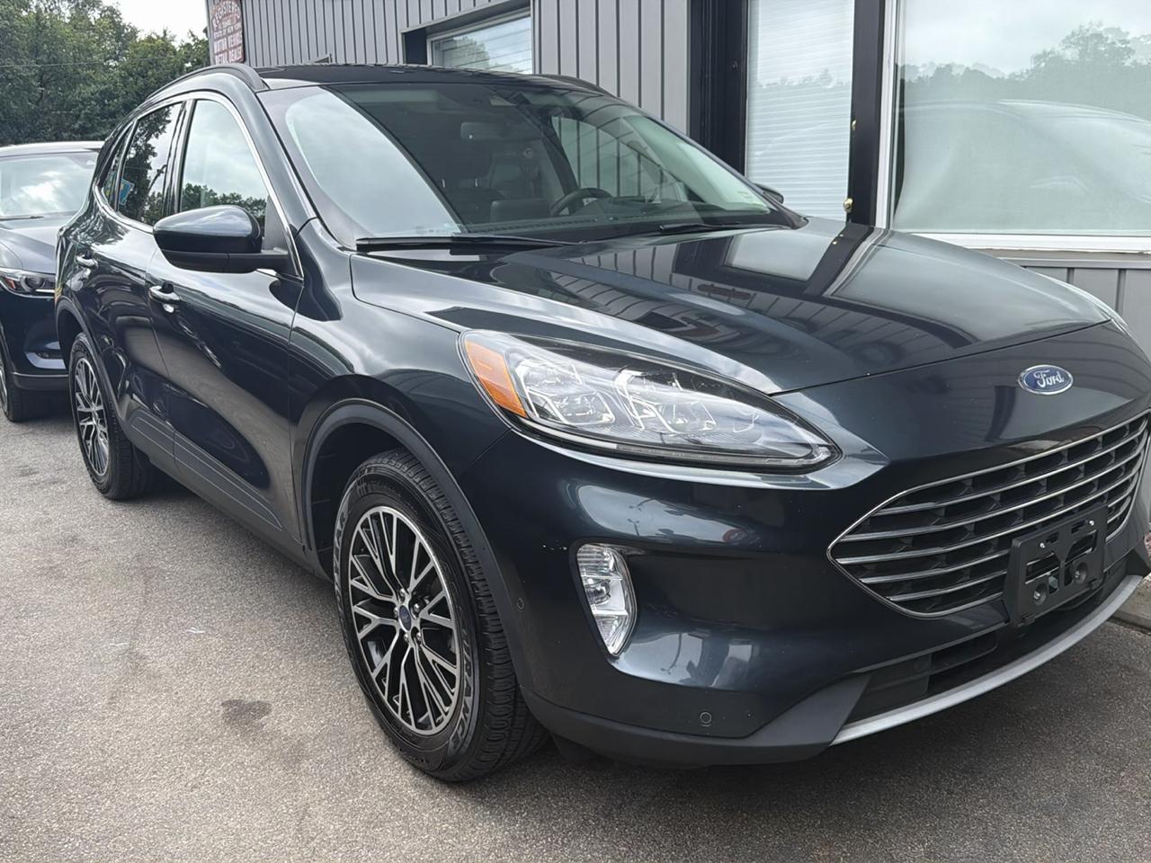 Ford Escape Titanium Plug-In Hybrid FWD 2022
