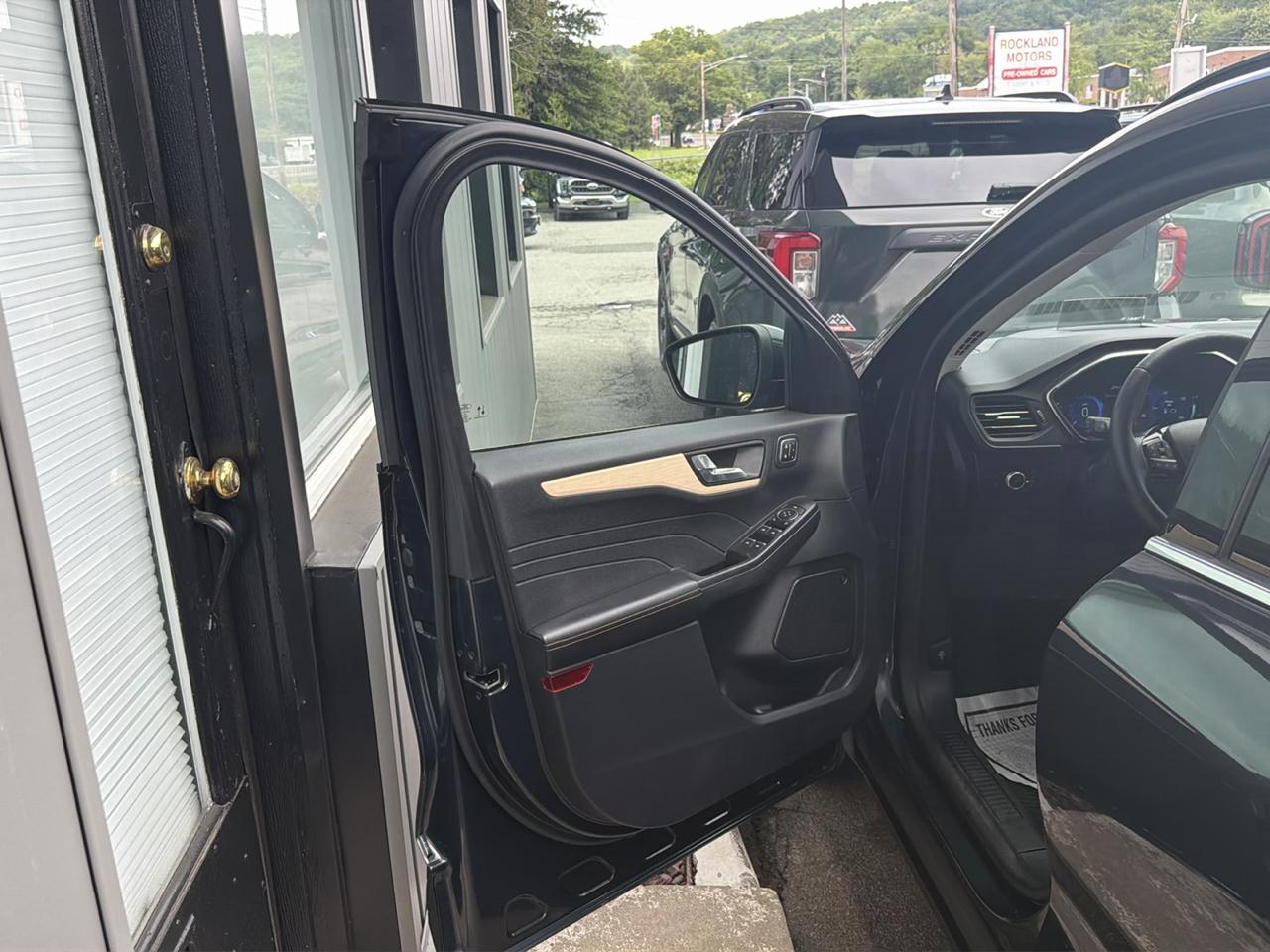 Ford Escape Titanium Plug-In Hybrid FWD 2022