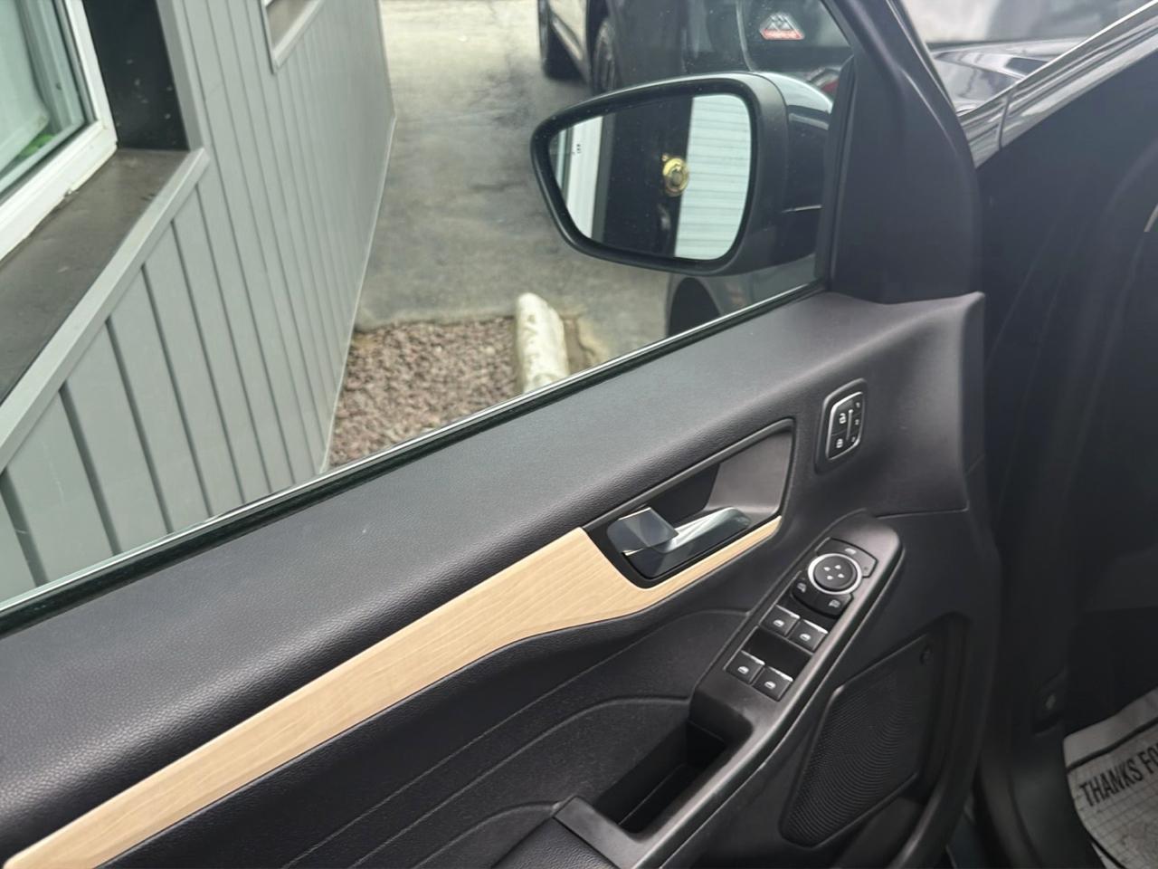 Ford Escape Titanium Plug-In Hybrid FWD 2022