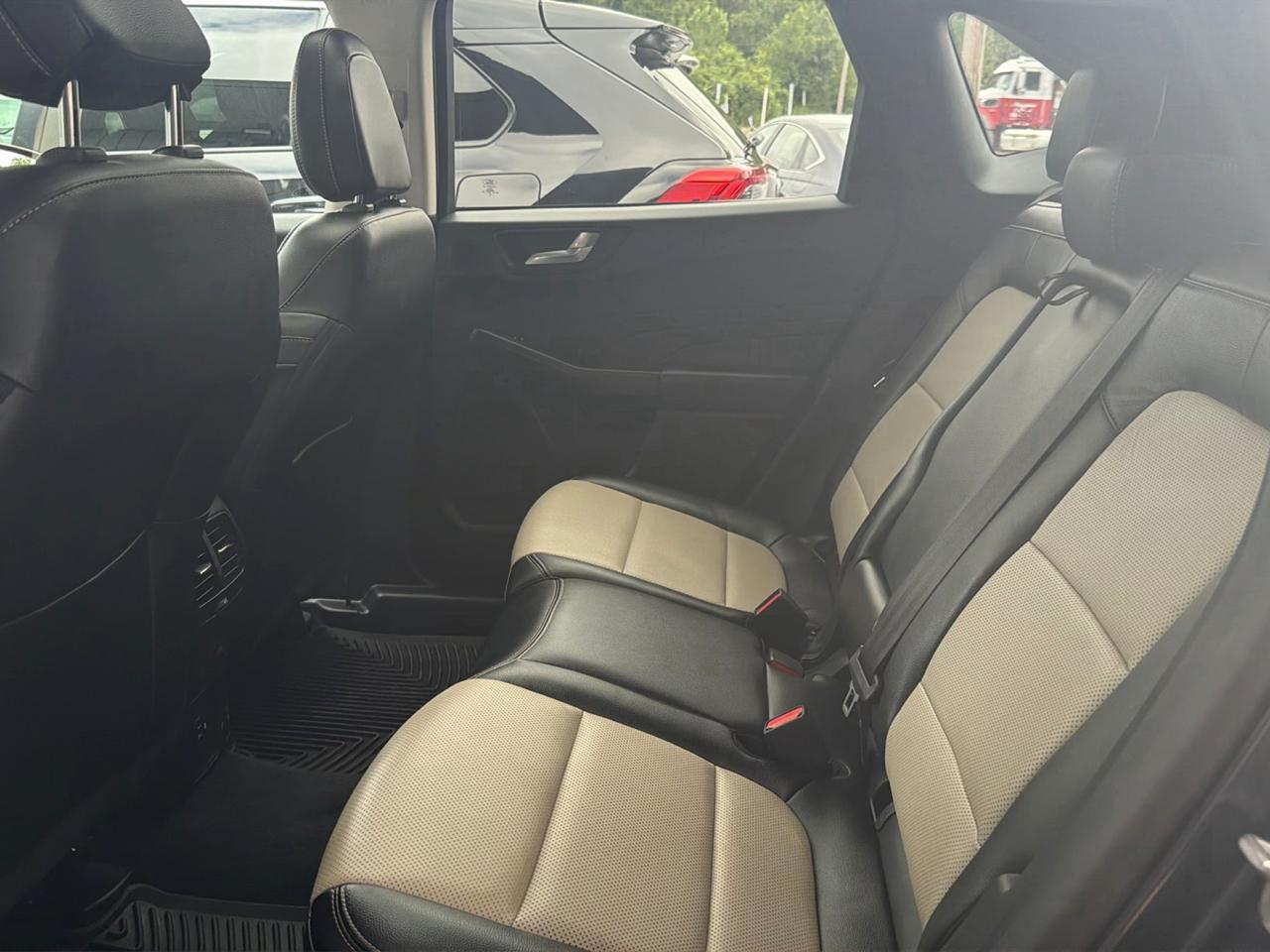 Ford Escape Titanium Plug-In Hybrid FWD 2022