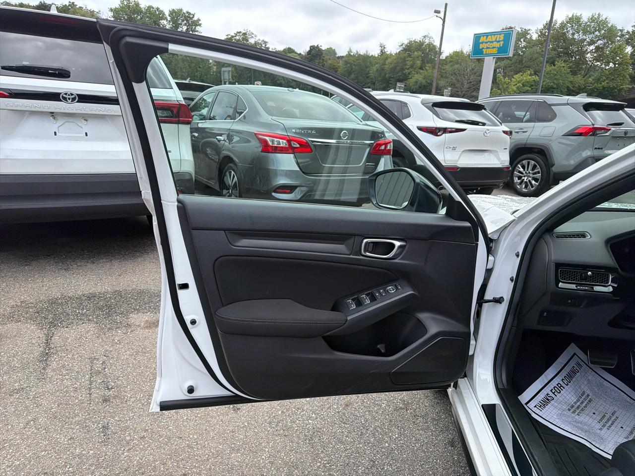 Honda Civic Hatchback Sport CVT 2025