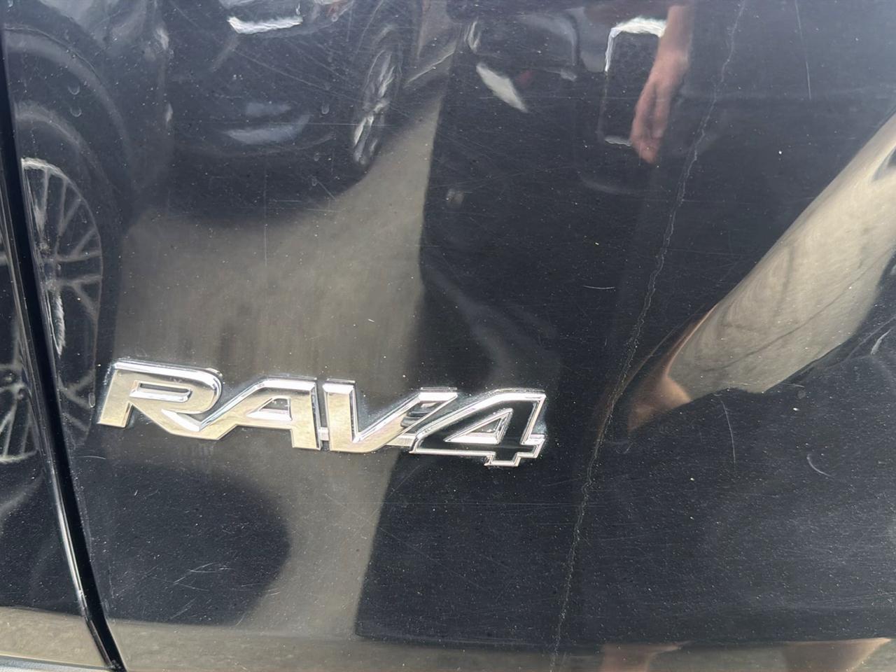 Toyota RAV4 Hybrid XLE AWD (Natl) 2023